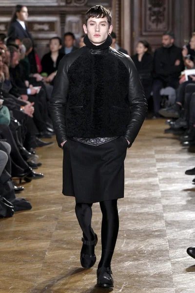 Look 22